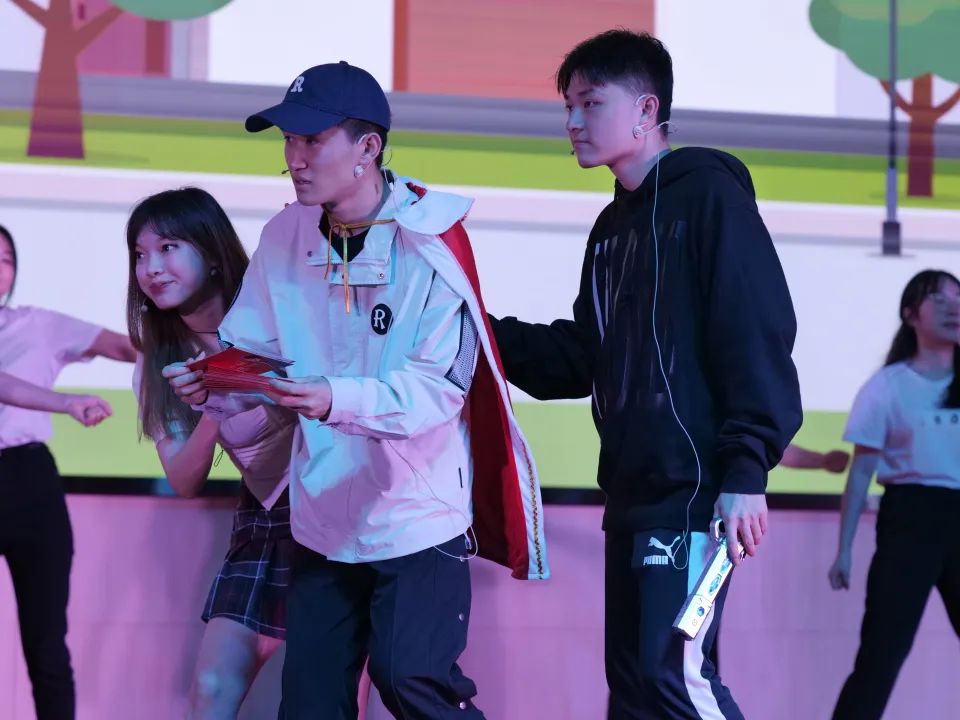 12B66?e=.jpg
